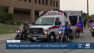 Community lines Independence streets to pay respect to Ofc. Blaize Madrid-Evans