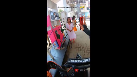 💘💘Beautiful Girl Working in Petrol Bunk💘💘