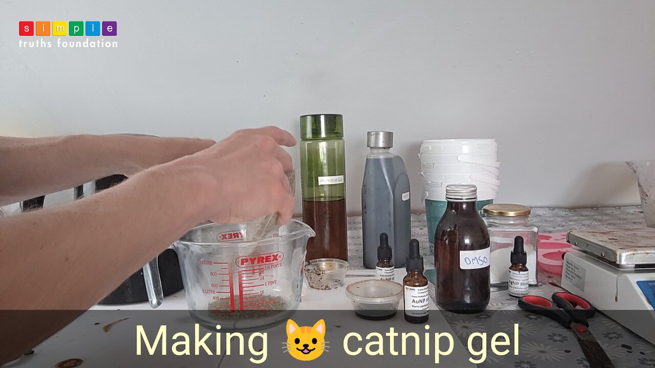 Making catnip 😺 gel