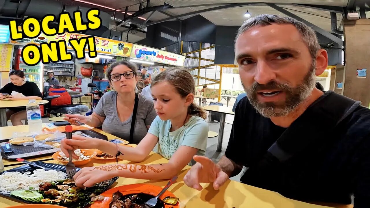 CHEAPER FOOD OPTIONS at a LOCAL HAWKER CENTRE in SINGAPORE πΈπ¬ | Sims Vista Market & Food Centre 49