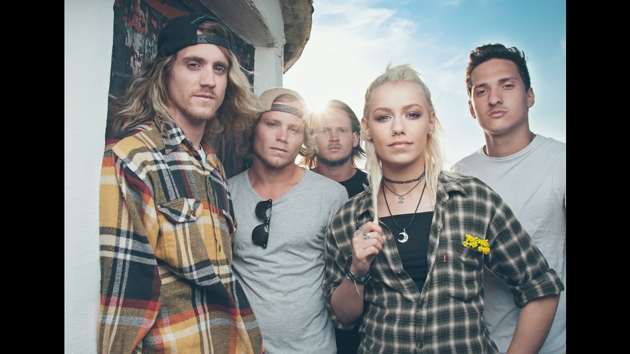 Tonight Alive - The Fire (Live)