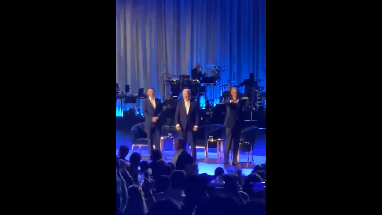 Biden Freezes (Watch His Hands) During LA Fundraiser - Obama Had to Save His Performance