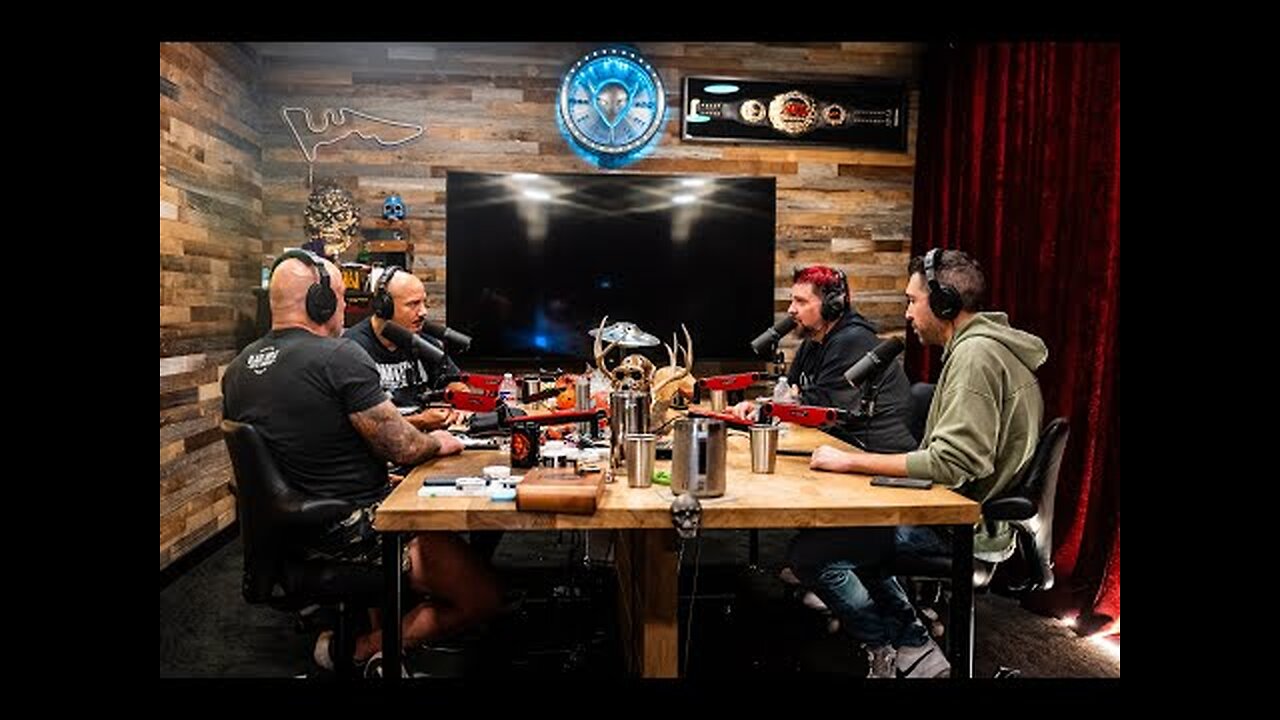 Joe Rogan Experience #2205 - Legion of Skanks