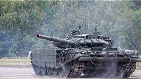 Ucrania un tanque ruso T-72B3 impactando en objetivos ucranianos/OTAN