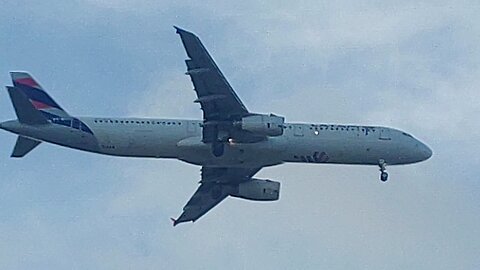 Airbus A321 PT-MXC coming from Brasília to Fortaleza
