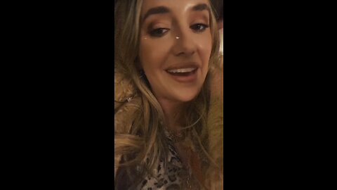 Country music star Lainey wilson addresses how big her butt is and thanks fans for noticing