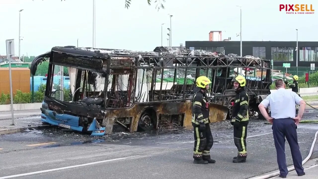 Zapalio se autobus u Novom Jelkovcu