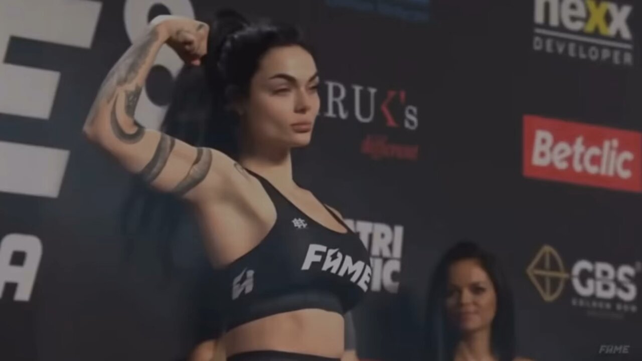 beautiful girls MMA