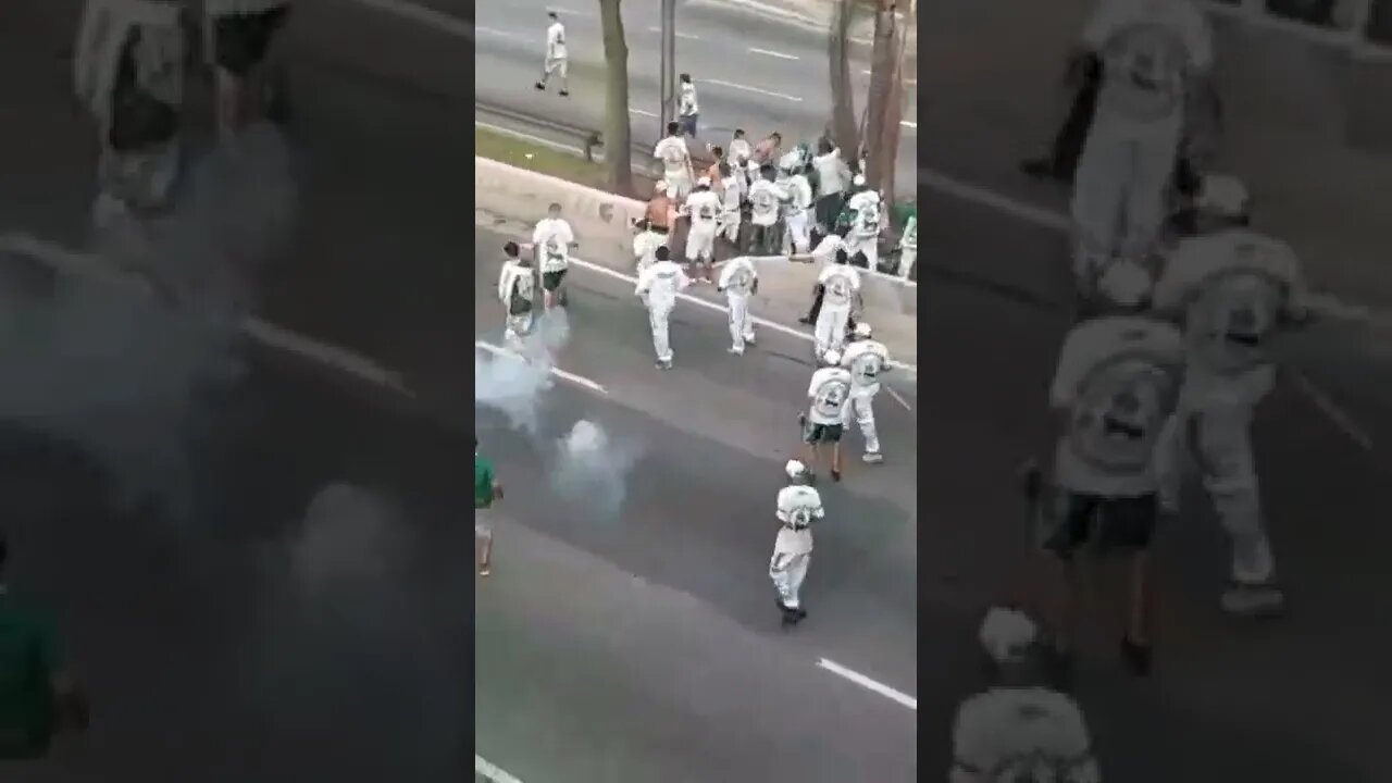 Antes do duelo Corinthians e Goiás, indivíduos uniformizados se enfrentaram no caminho do estádio.
