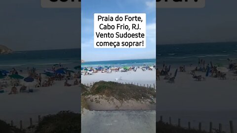 Praia do Forte, Cabo Frio, RJ . Fortes ventos sudoeste! #shorts