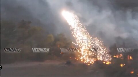 Russian drone dumps thermite mixture on a Ukrainian position. Katerinovka area (47.869993 37.322532)