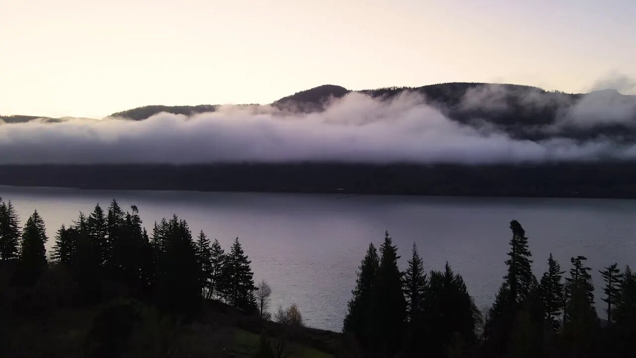 Peaceful morning in the Columbia River Gorge (4K)