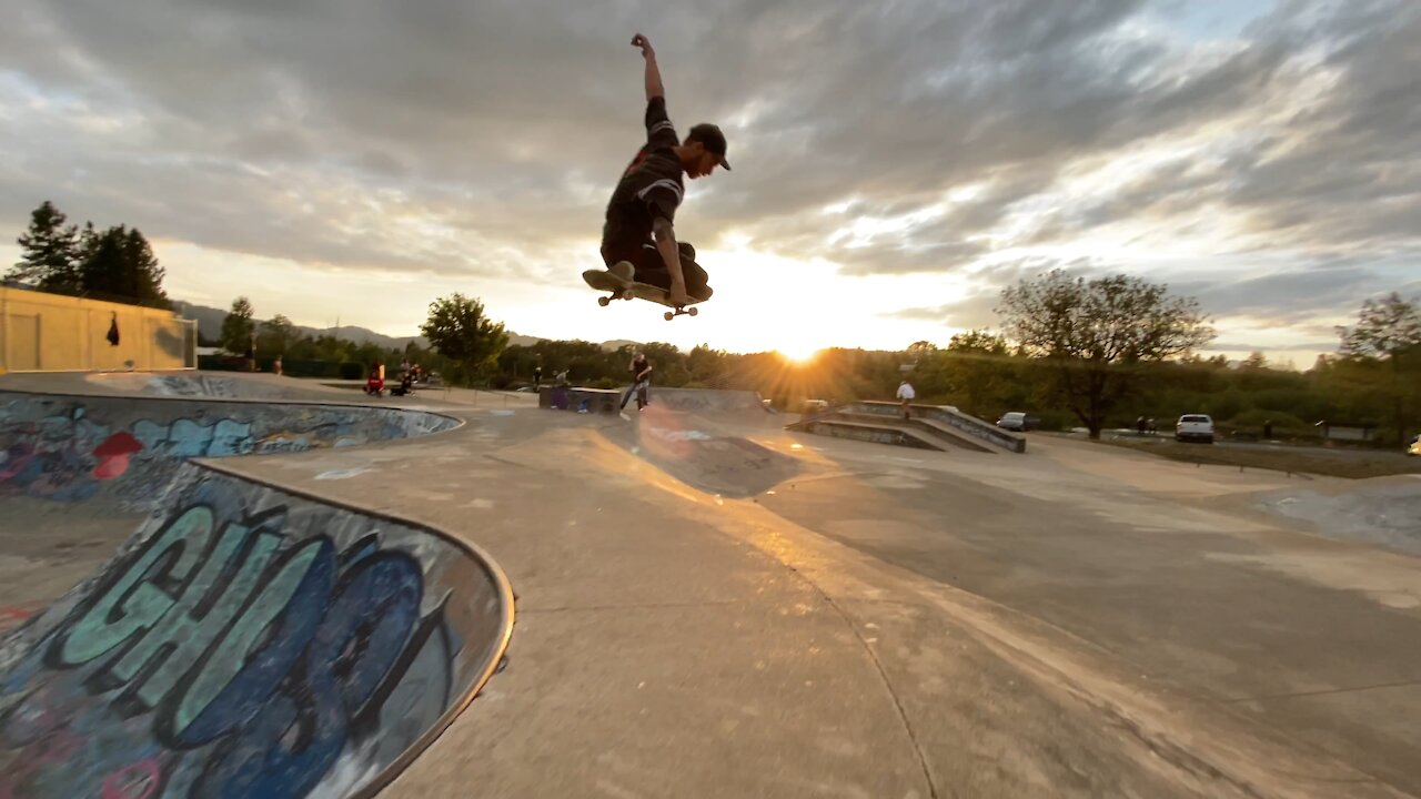 Gold hour skateboard sesh