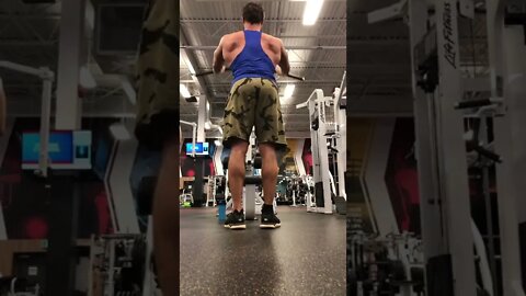 Stiff arm lat pull downs