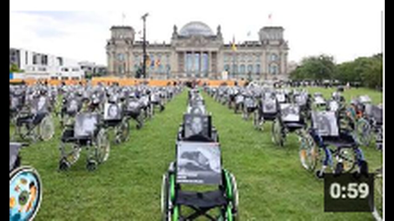 Germany: Demonstration in front of the Bundestag with photographs of fatalities and injured