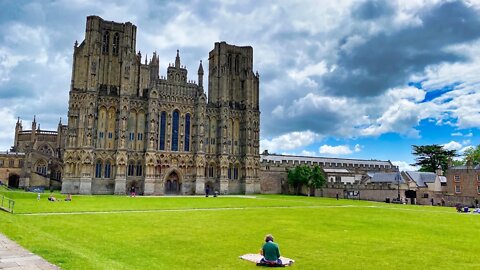 Wells Cathedral Interior and Gardens Tour