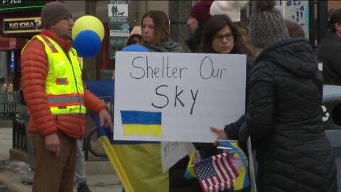 Northeast Wisconsinites rally in Appleton to support Ukraine, gather supplies to ship overseas