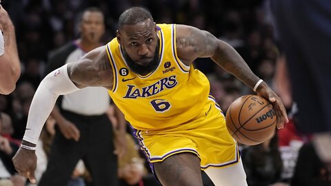 Fake Lebron, Schefter Accounts Among Those Tweeting Non-News