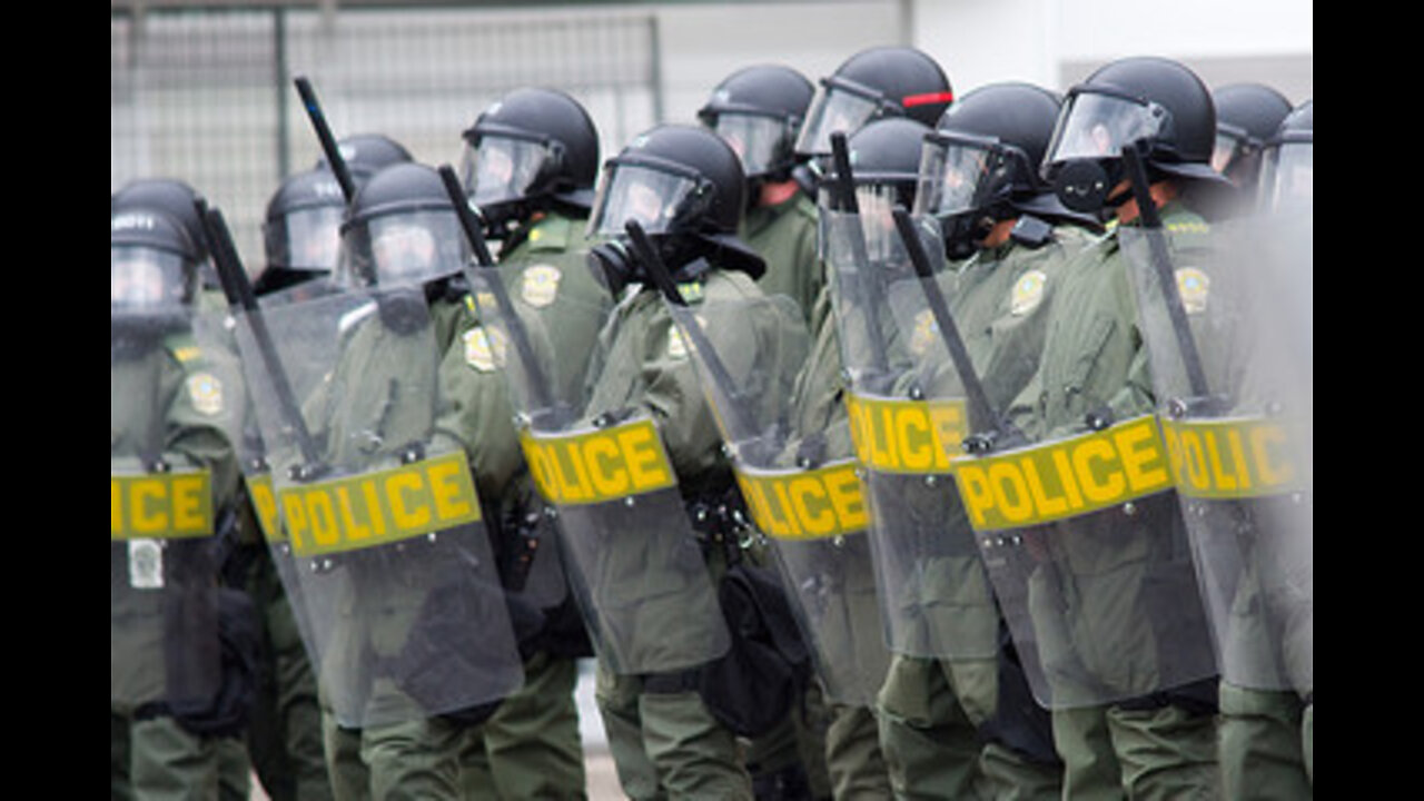 French Police Beat Down Freedom Protesters In Streets, Use Tear Gas In Paris Cafe 13th Feb, 2022