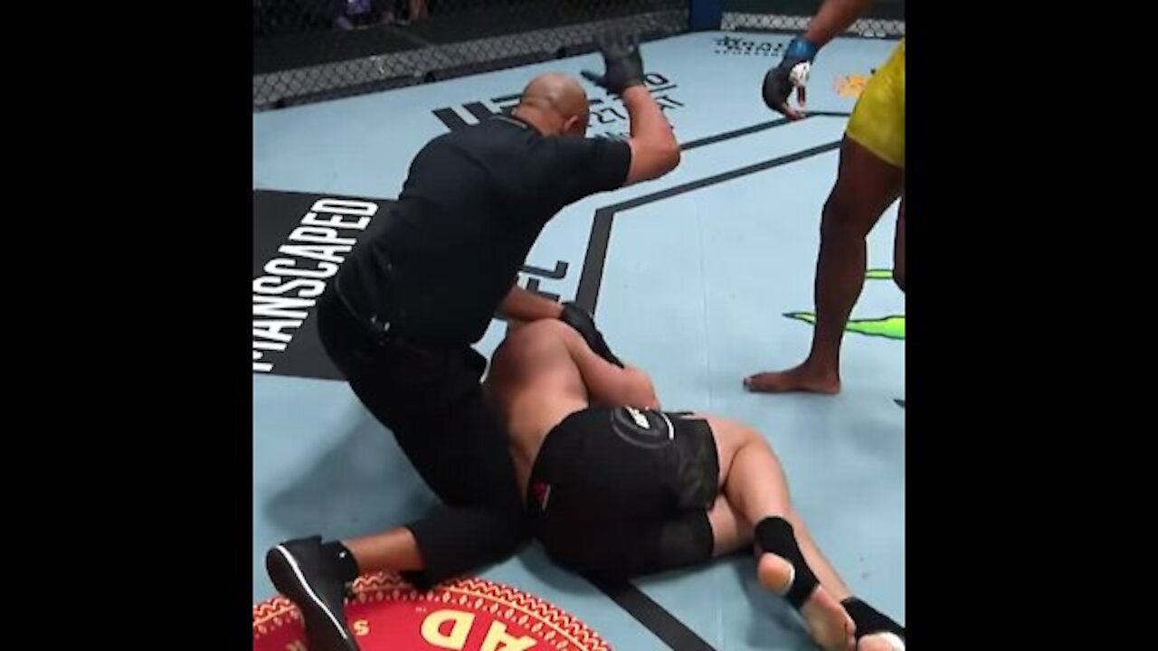 Wrestling fighting starting gown wrong