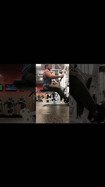 Seated cable row machine repping