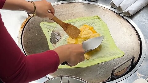 Amazing! The Most Popular Roti Lady in Bangkok