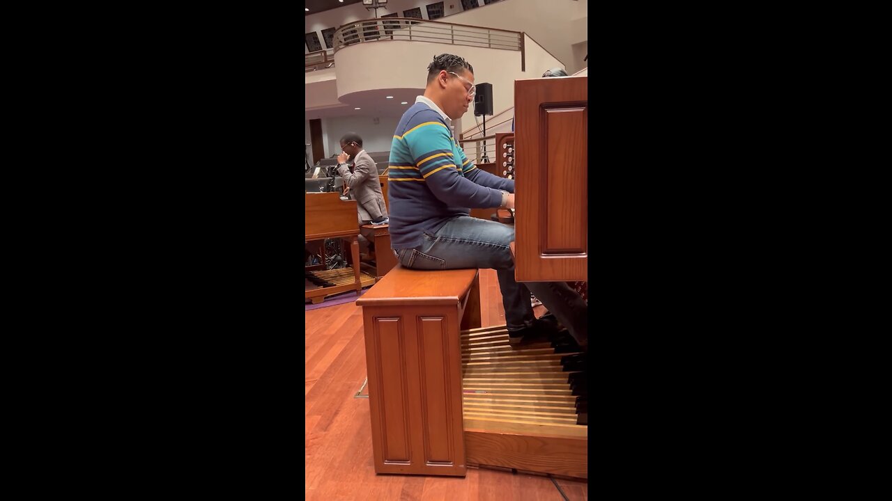 He made that pipe organ sound like that?? What an angelic sound πΉπΌπ΅π₯π #WhenTheSaints