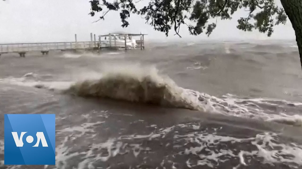 Hurricane Idalia Turns Streets Into Rivers in Florida | VOA News