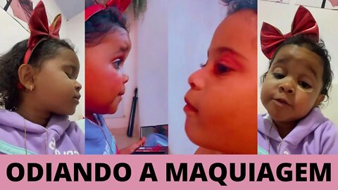 Andrielly Sendo maquiada por Joyce e Andri maquia a Priminha Turma Carlinhos Maia