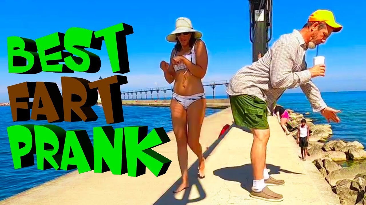 FARTING with a MIRROR!!! 👀💩 (Funny Fart Prank) 🤣