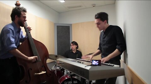 Max Holm Trio plays _Armando's Rhumba_ by Chick Corea