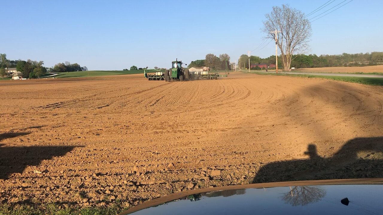 Planting Corn John Deere 5-10-23