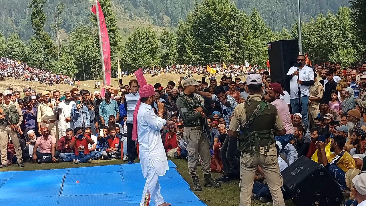 Famous dogri singer Chaman lehri at Devigol bunjwah Festival