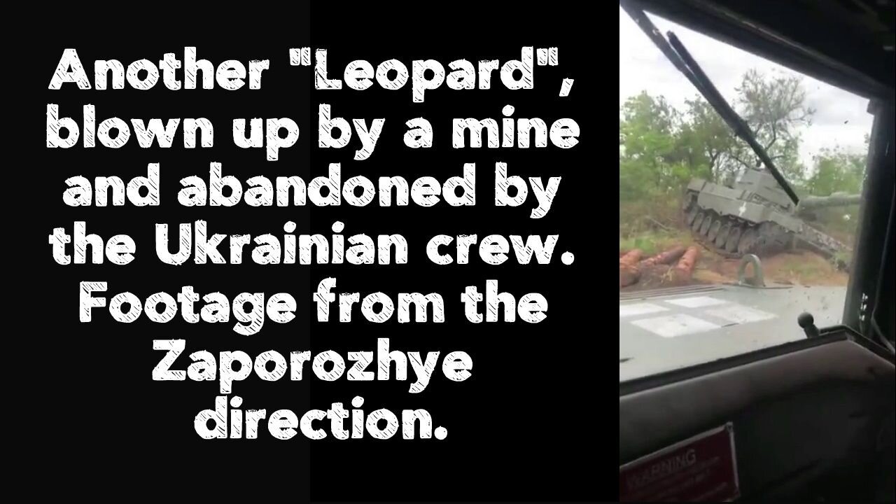 Another "Leopard", blown up by a mine and abandoned by the Ukrainian crew.