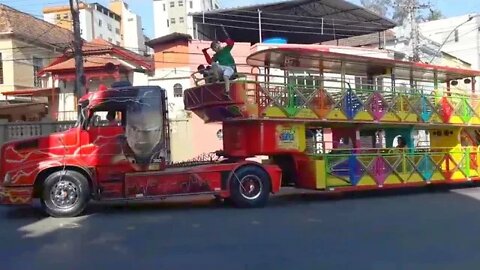 SENSACIONAL, CHAVES E CHIQUINHA DANÇANDO NA CARRETA DA ALEGRIA POP STAR, LIKE 29