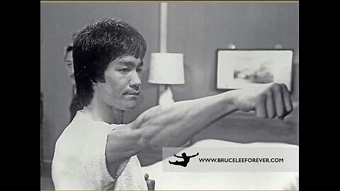 Cross kick Studio Films Bruce Lee Enter the Dragon