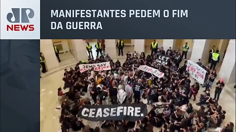 Grupo de judeus invade Capitólio nos EUA pedindo cessar-fogo