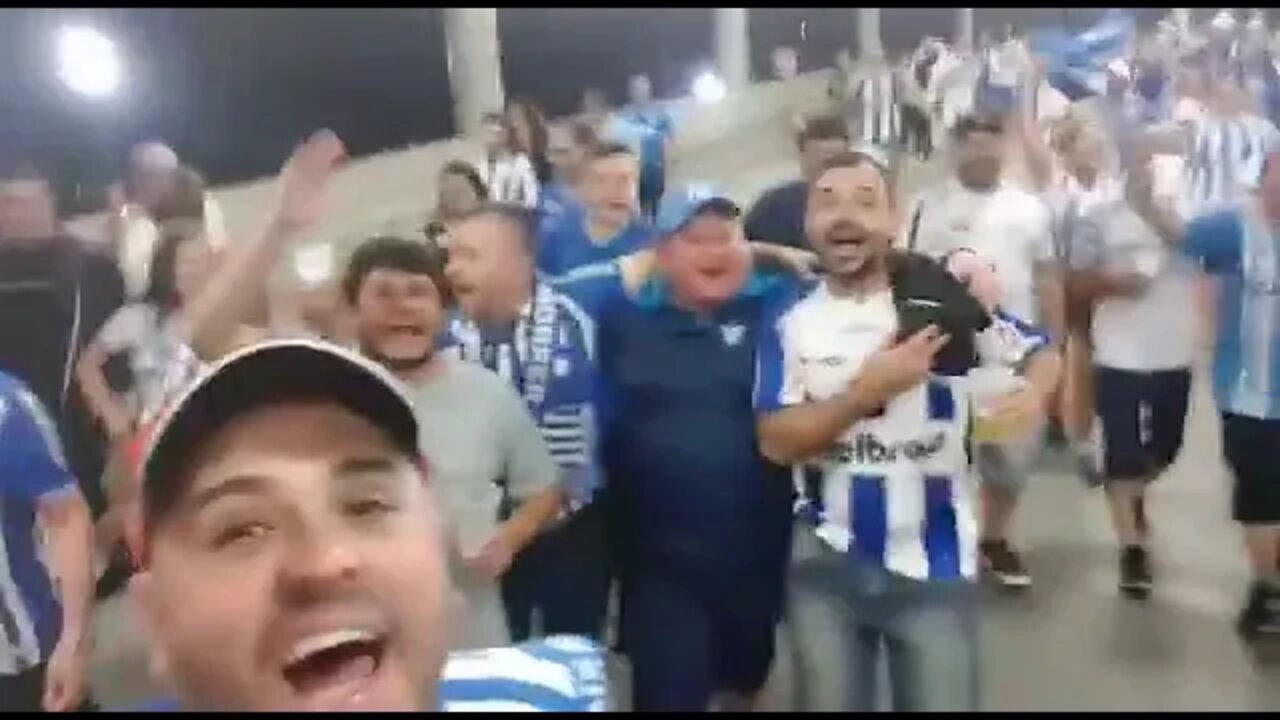 Torcida do Avaí cantando "ahá uhú o Maraca é nosso"