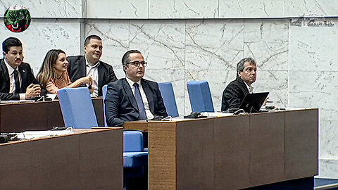 Интриги в Парламента