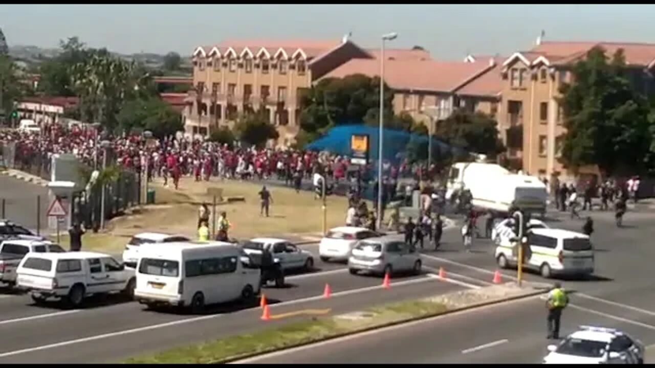 Absurd SA ( EFF protest Belleville )