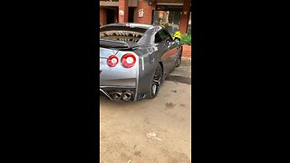 NISSAN GTR