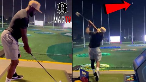 Reggie Bush Hits Golf Ball Over Back Fence At Top Golf! 🏌🏾‍♂️