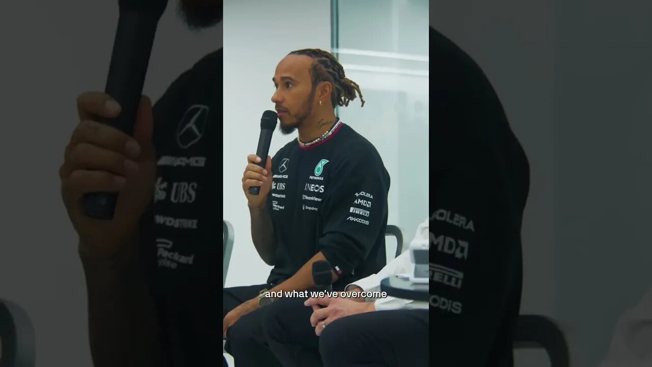 Hamilton passa mensagem👉equipe Mercedes #shorts #hamilton