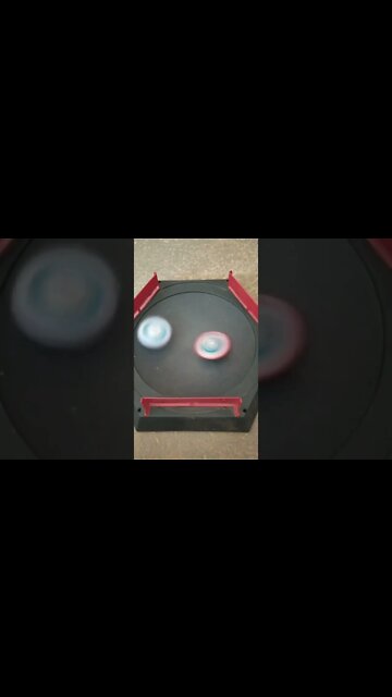 batalha de beyblade Luinor vs Valtryek (luinor acabou com valtryek em segundos)