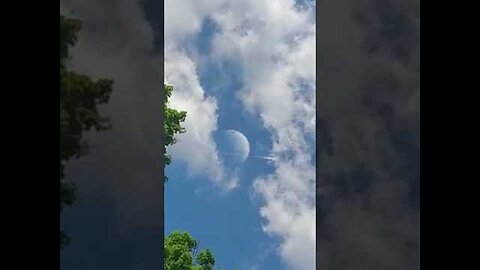 Jupiter falls on earth CAUGHT ON CAMERA