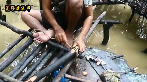 15: The Amazonian swamp forest, the environment is so harsh that people s scalp is numb