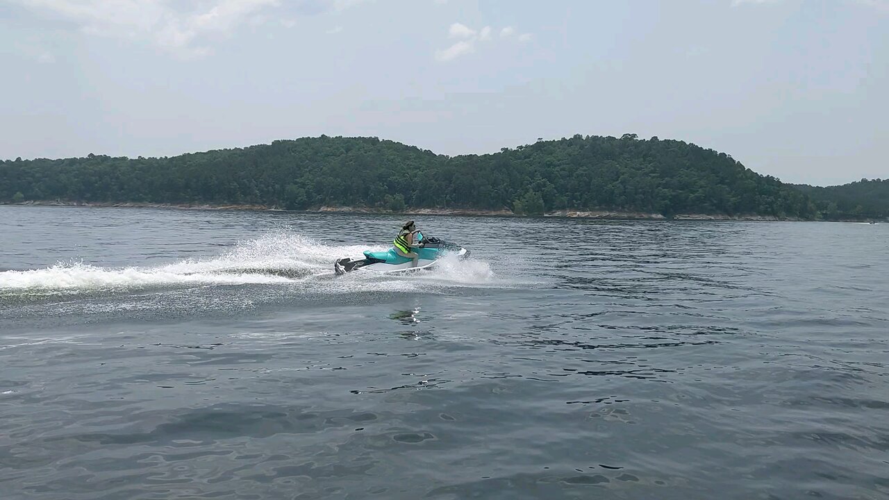 Brokenbow Jetskiing