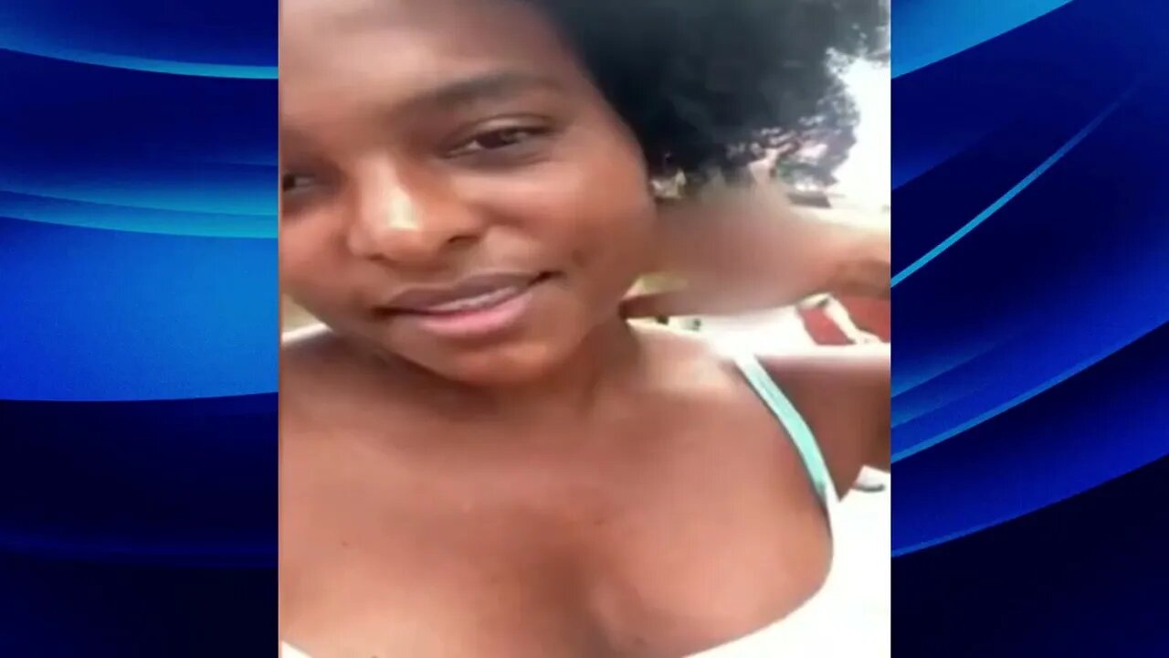 Model says she felt insecure after being chased by a hotel guest { In Spanish }