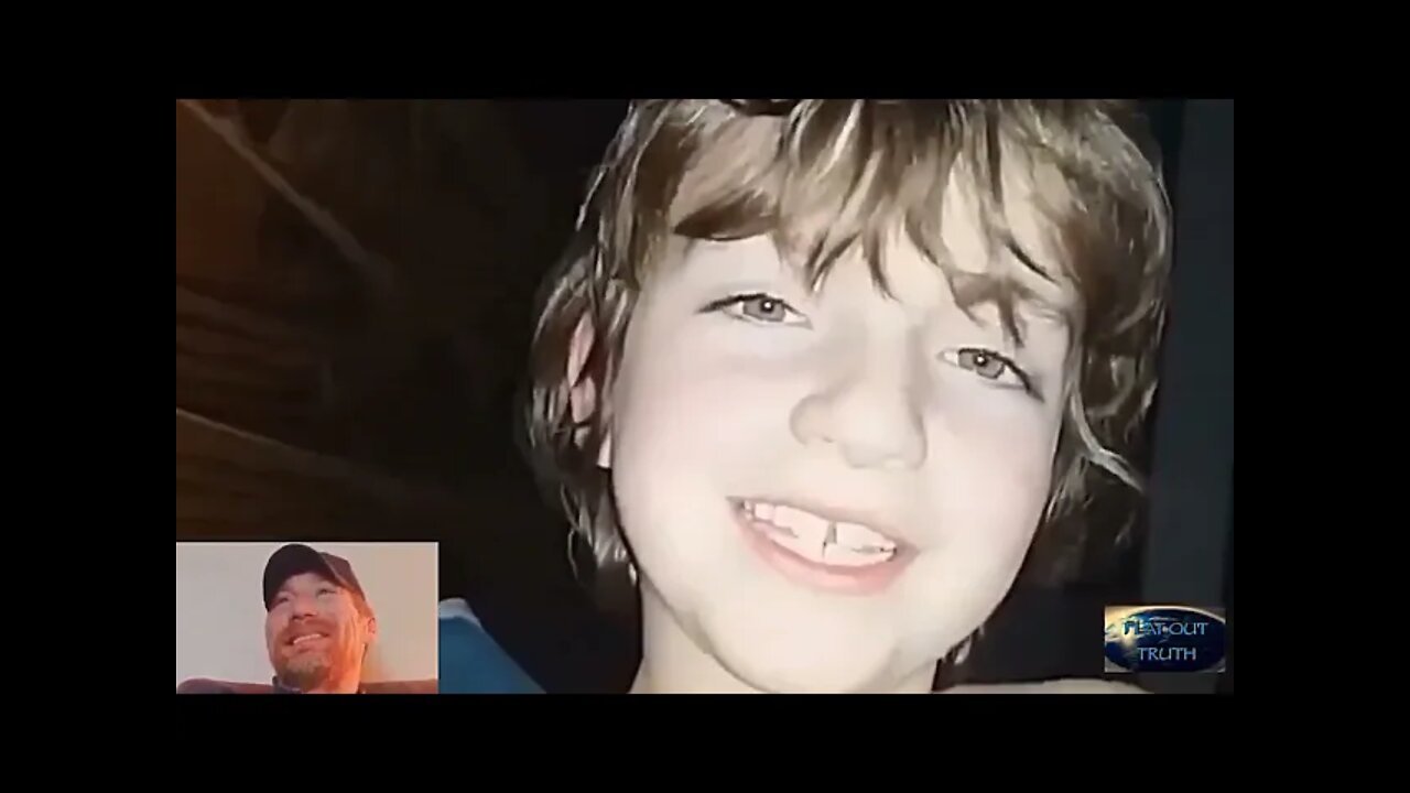 WATCHING THE FLAT WORLD WAKE UP ( Mirrored )