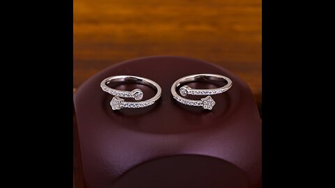 silver diamond toe ring design